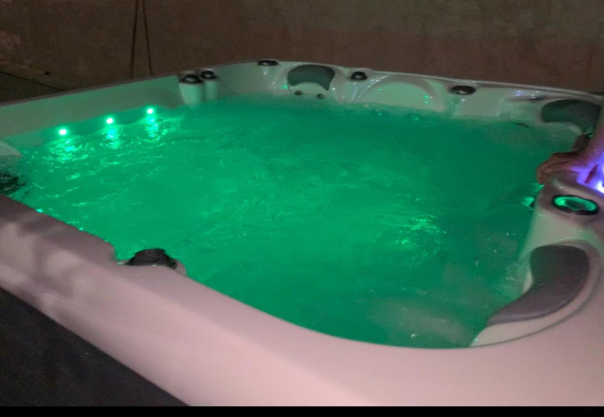 Gites Les Chalets Vezzani Spa Eksteriør bilde